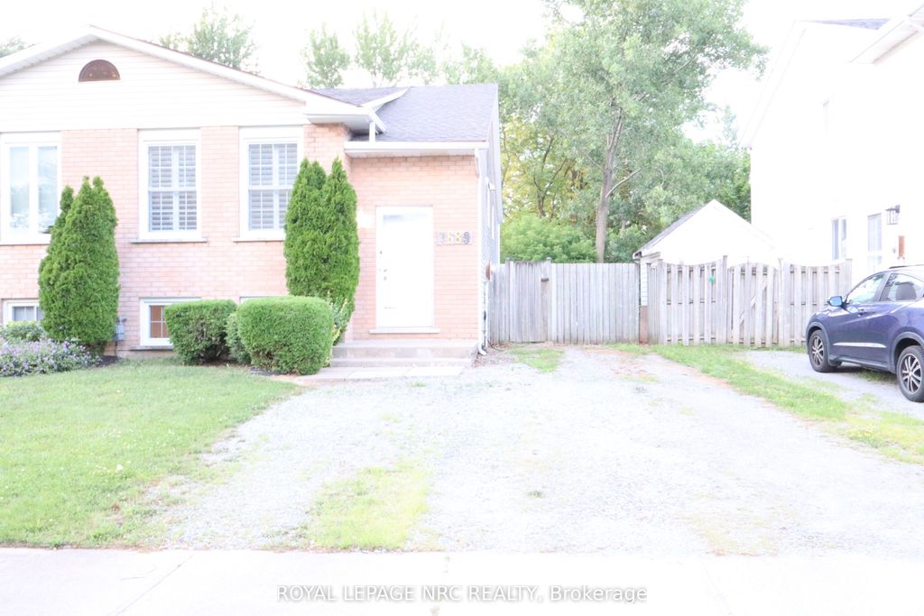 Photo of 7689 TRACKVIEW Street, Niagara Falls, ON L2H 2Z6 (MLS # X13552330)