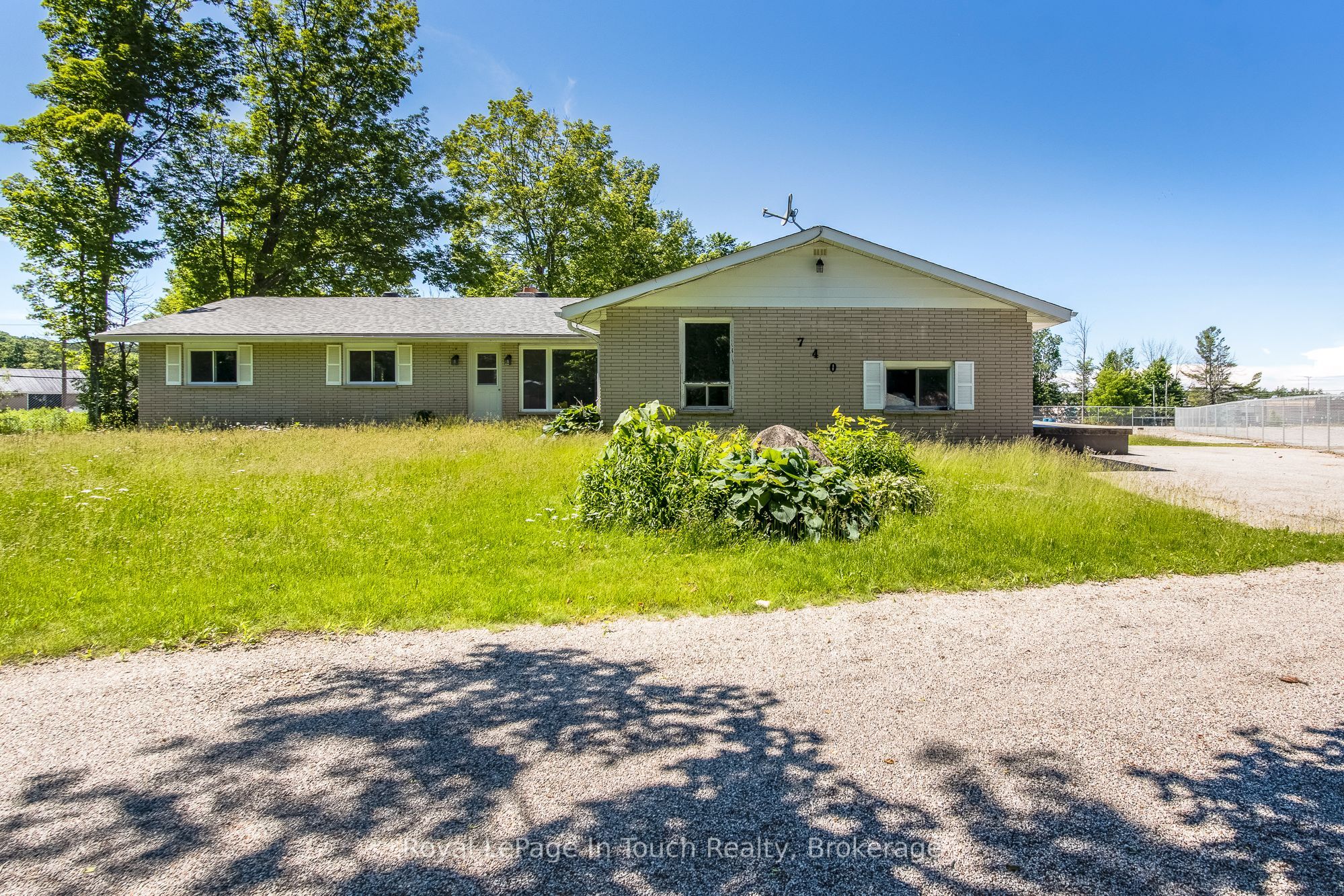 740 Balm Beach Road E