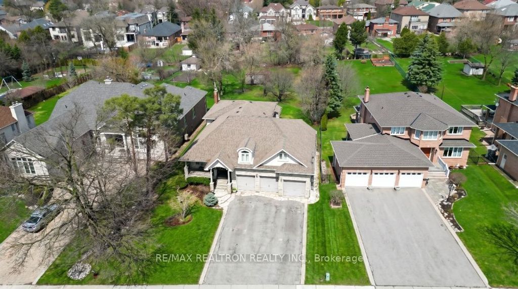 Photo of 34 Edgar Avenue, Richmond Hill, ON L4C 6K4 (MLS # N13028256)