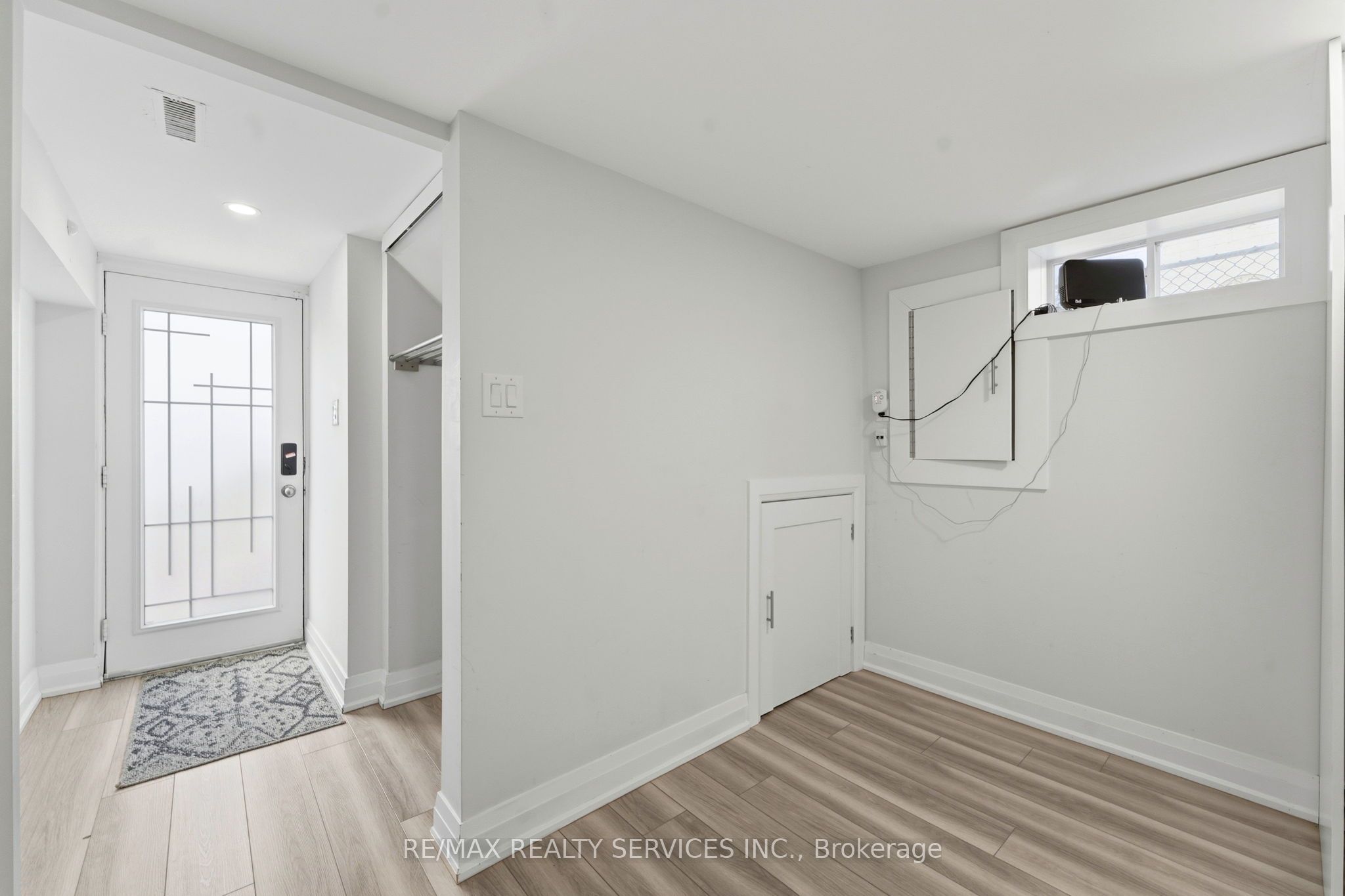 1305 Consort Crescent BSMT