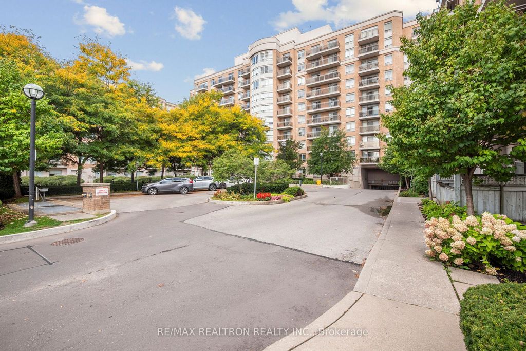 Photo of 650 Lawrence Avenue W #735, Toronto, ON M6A 3E8 (MLS # C12433075)