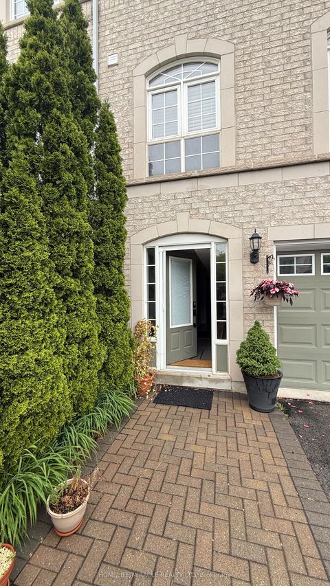 2320 Sutton Drive Burlington ON L7L 6Y8