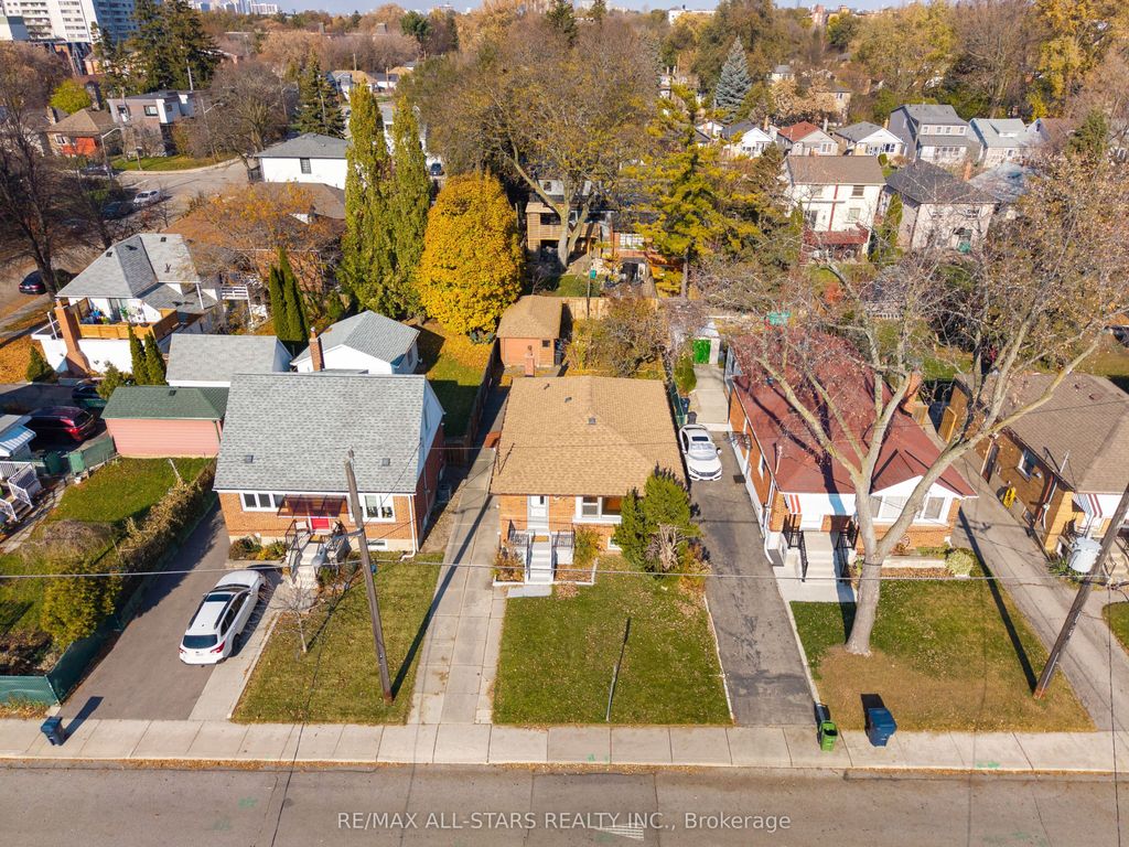 Photo of 24 Donora Drive, Toronto, ON M4B 1B5 (MLS # E12566986)