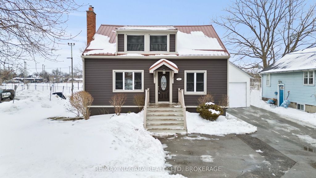Photo of 401 Fielden Avenue, Port Colborne, ON L3K 4T9 (MLS # X12780958)
