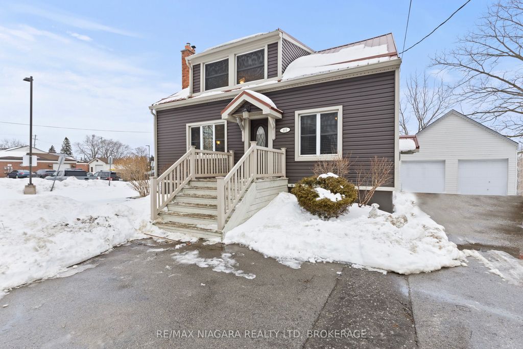 Photo of 401 Fielden Avenue, Port Colborne, ON L3K 4T9 (MLS # X12780958)