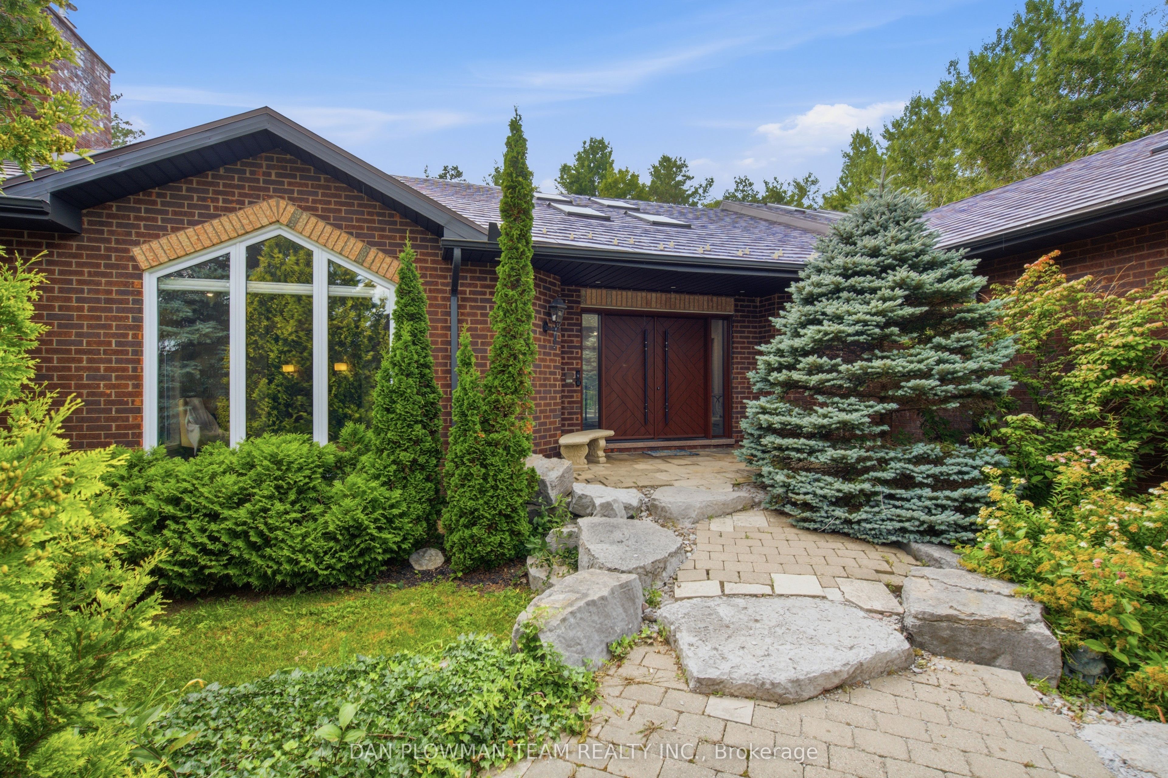 64 Woodbridge Circle