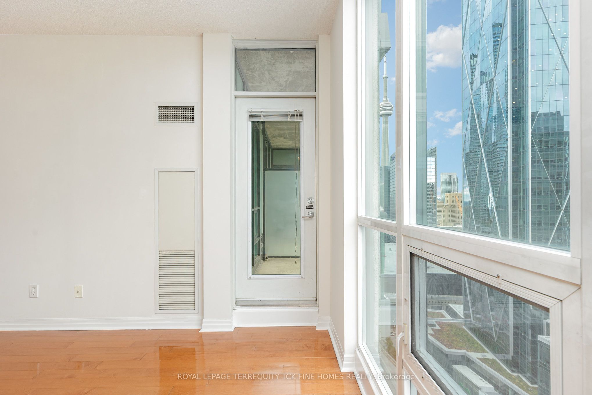 16 Yonge Street 2604