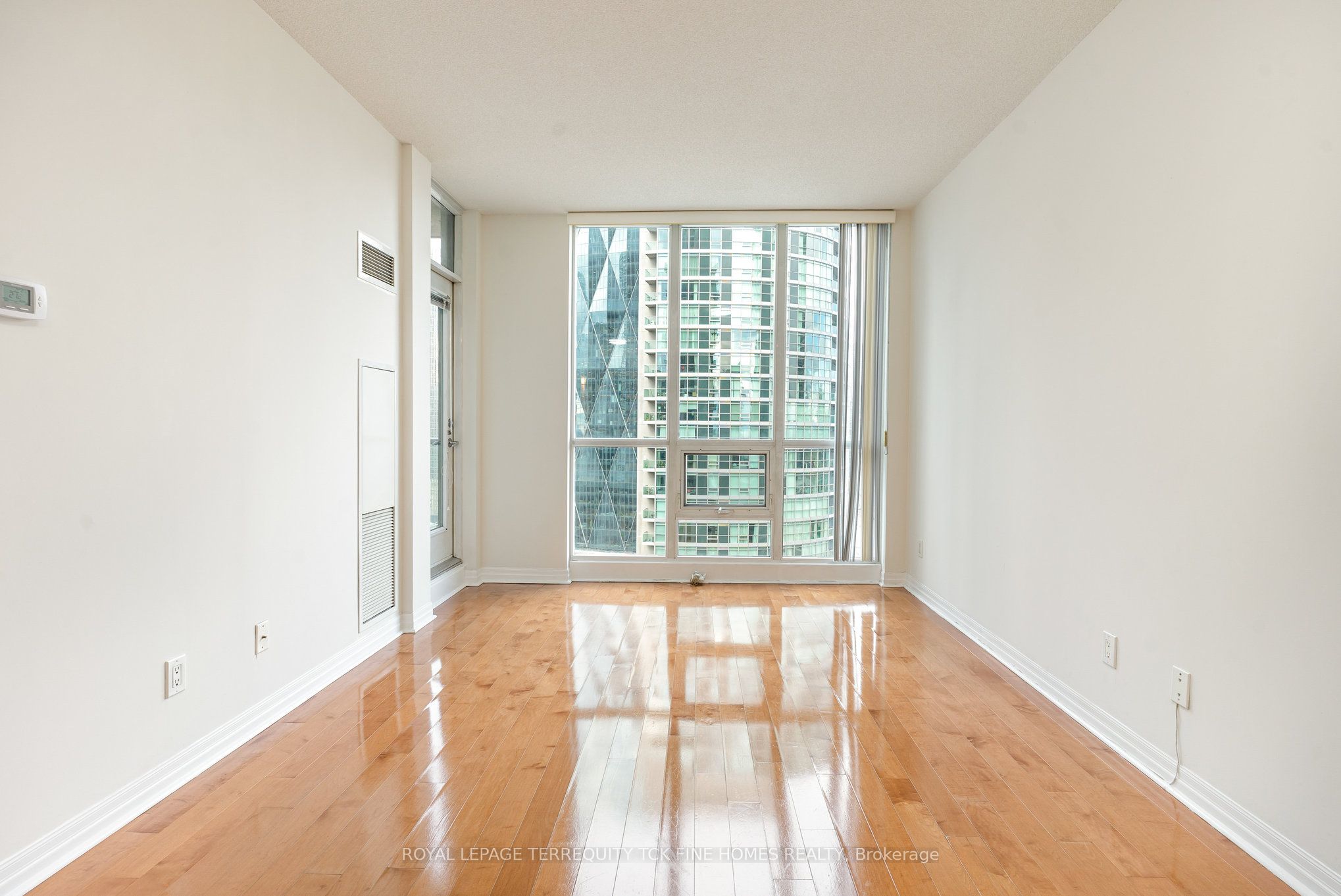 16 Yonge Street 2604