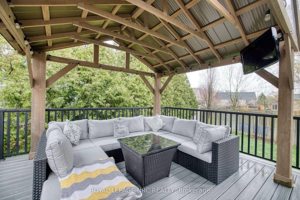 Photo of 2343 JESSIE Crescent, Niagara Falls, ON L2J 4J7 (MLS # X13016992)