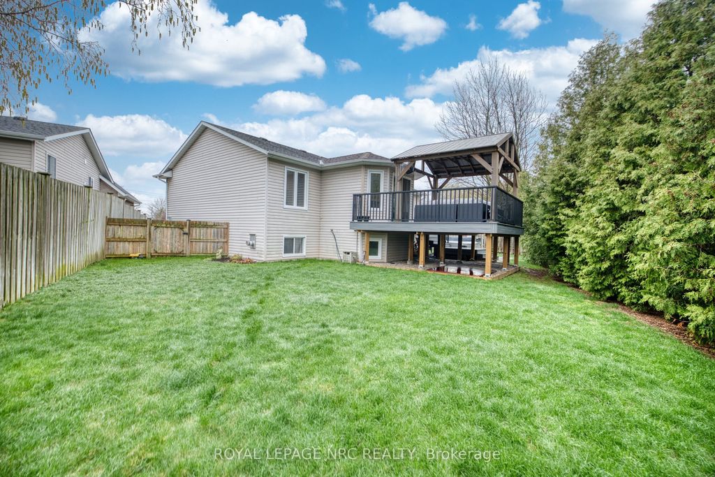 Photo of 2343 JESSIE Crescent, Niagara Falls, ON L2J 4J7 (MLS # X13016992)