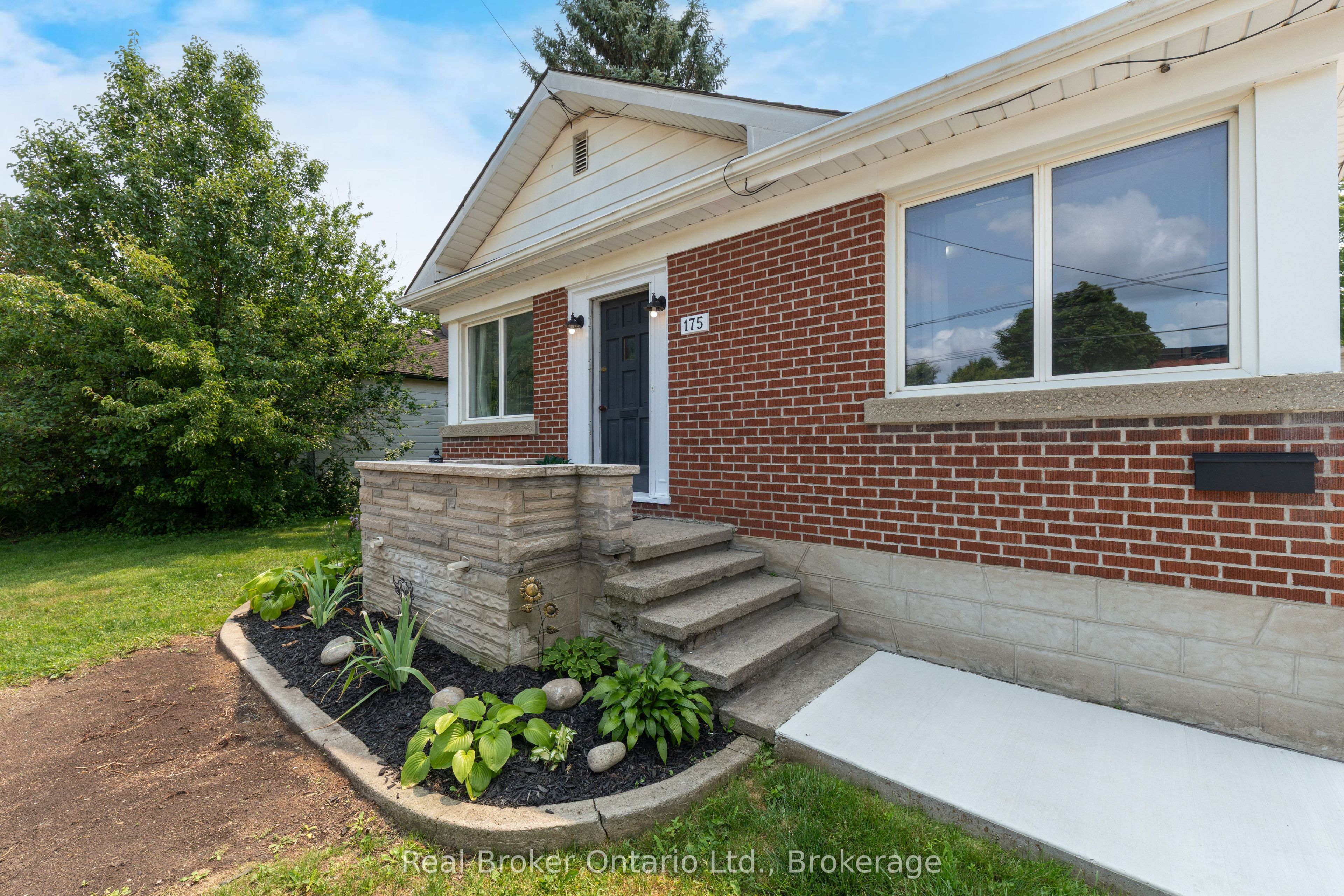175 Stevenson Street S