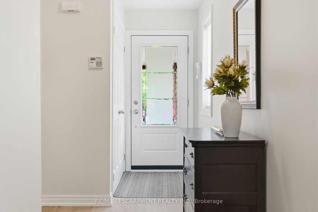 Photo of 9 Slater Court, Hamilton, ON L8B 0K8 (MLS # X12703234)