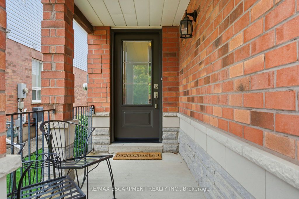 Photo of 9 Slater Court, Hamilton, ON L8B 0K8 (MLS # X12703234)