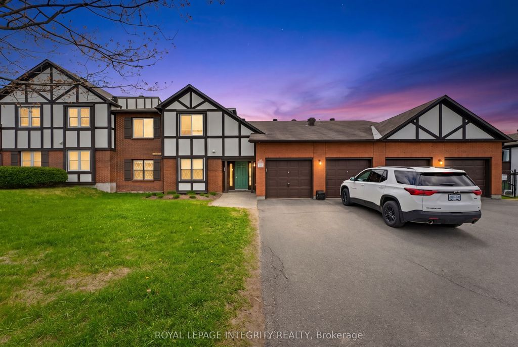 Photo of 35A Stonehaven Drive, Kanata, ON K2M 1E3 (MLS # X13113646)