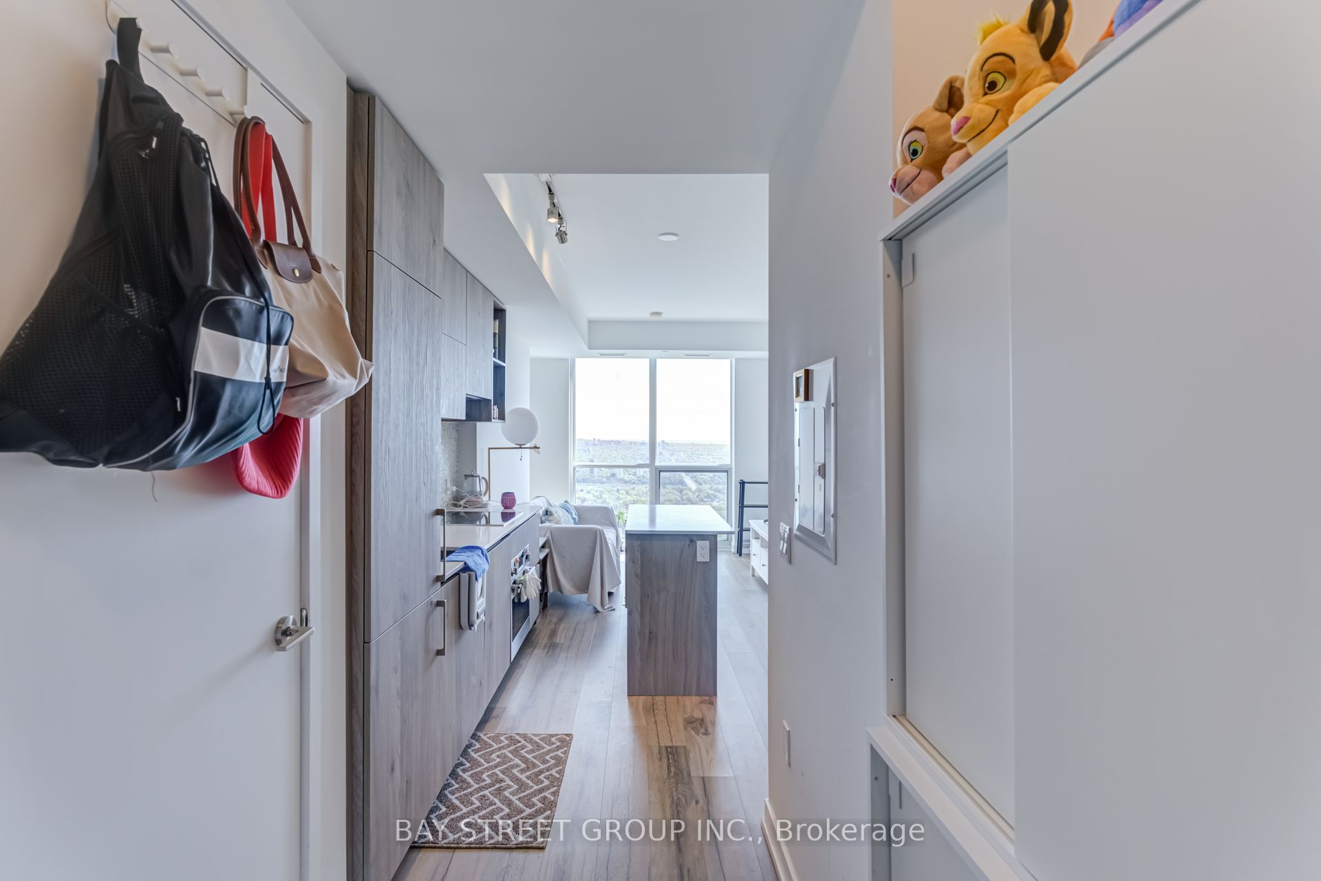 1 Yorkville Avenue 5009