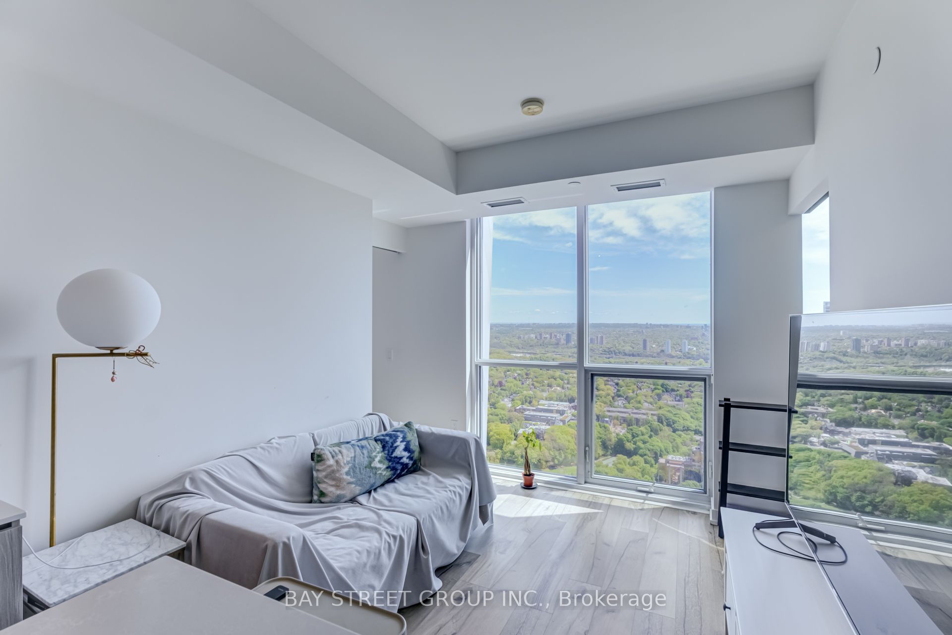 1 Yorkville Avenue 5009