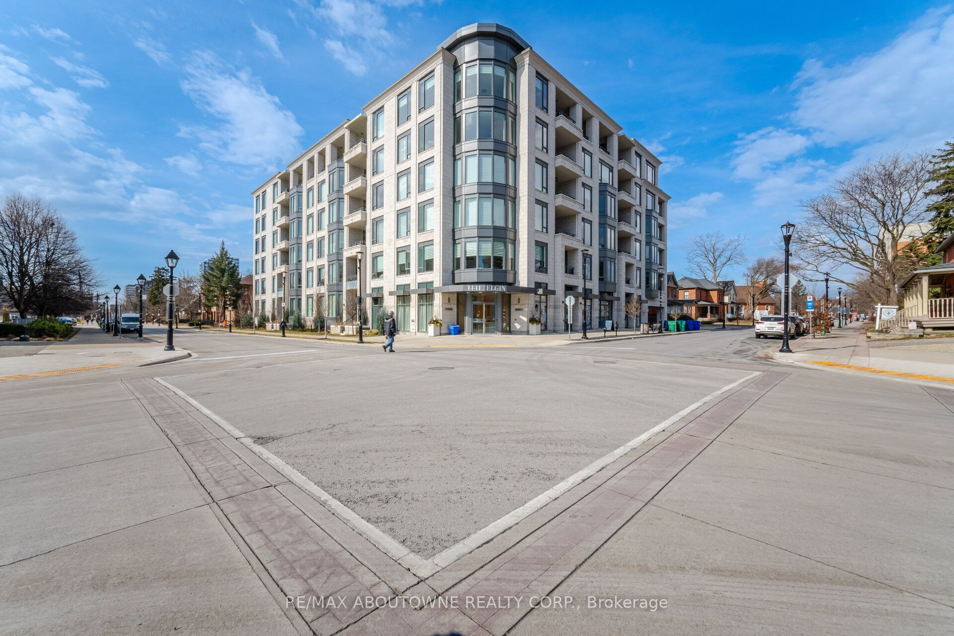 1441 ELGIN Street 106