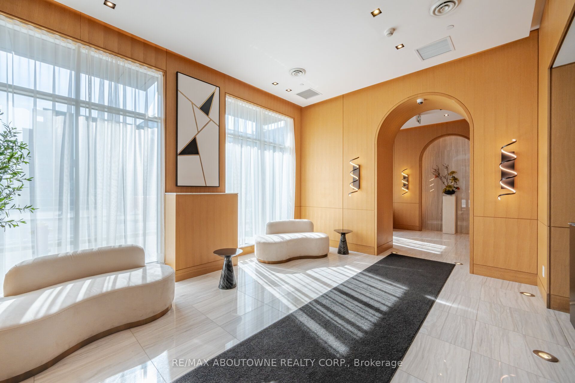 1441 ELGIN Street 106