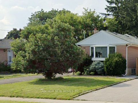 28 Eringate Drive Toronto ON M9C 3Y7