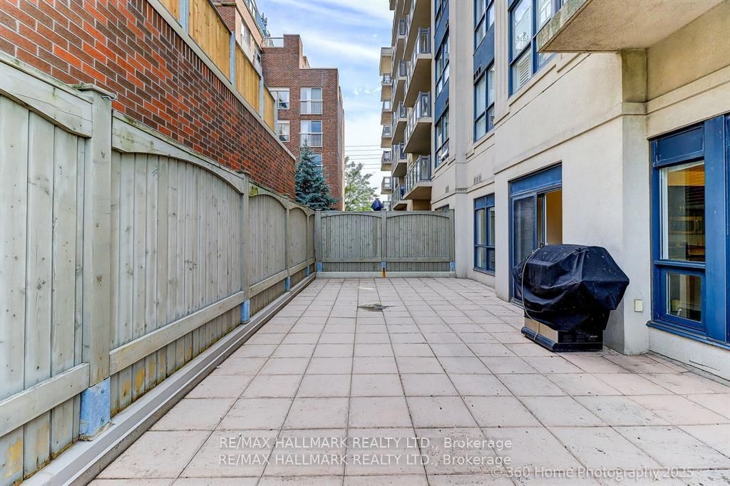 Photo of 872 W Sheppard Avenue W #105, Toronto, ON M3H 5V5 (MLS # C12653094)