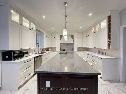 7 Markwood Lane Vaughan ON L4J 7P2