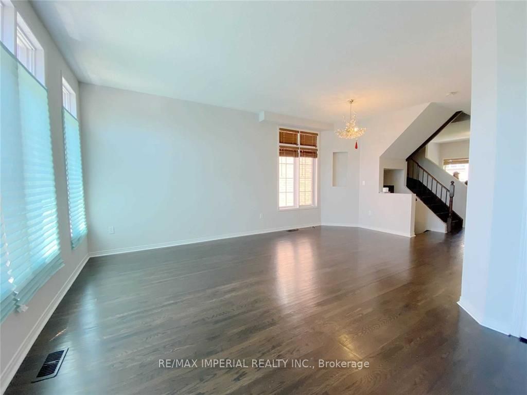 13 Fairlawn Avenue