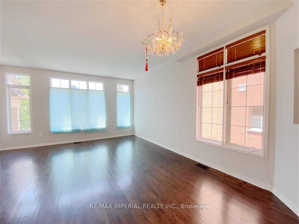 13 Fairlawn Avenue