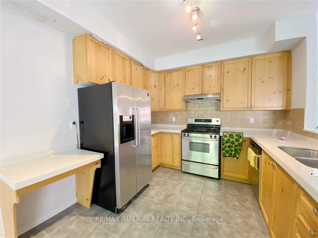 13 Fairlawn Avenue