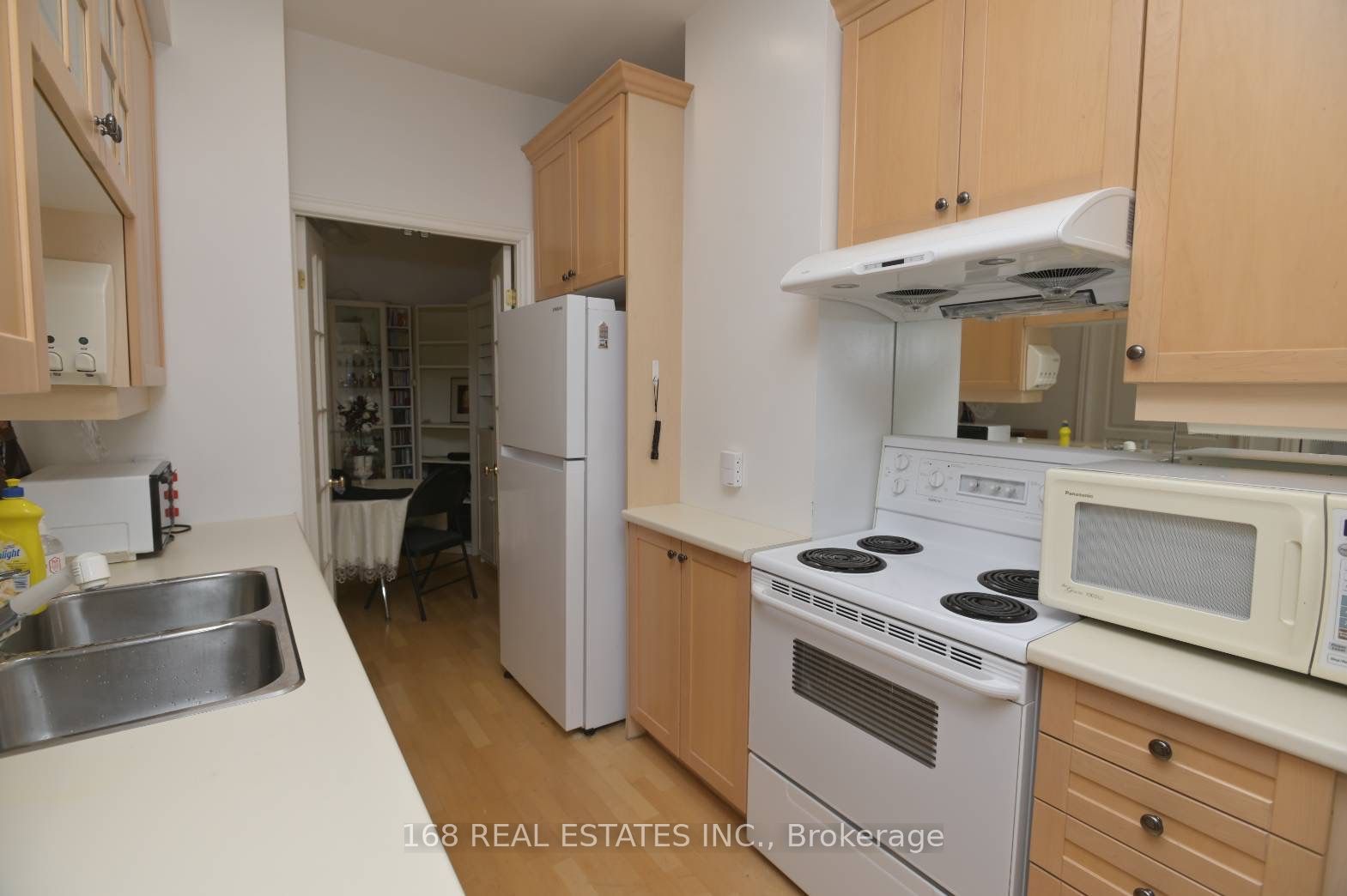 102 Bloor Street West Street W 910