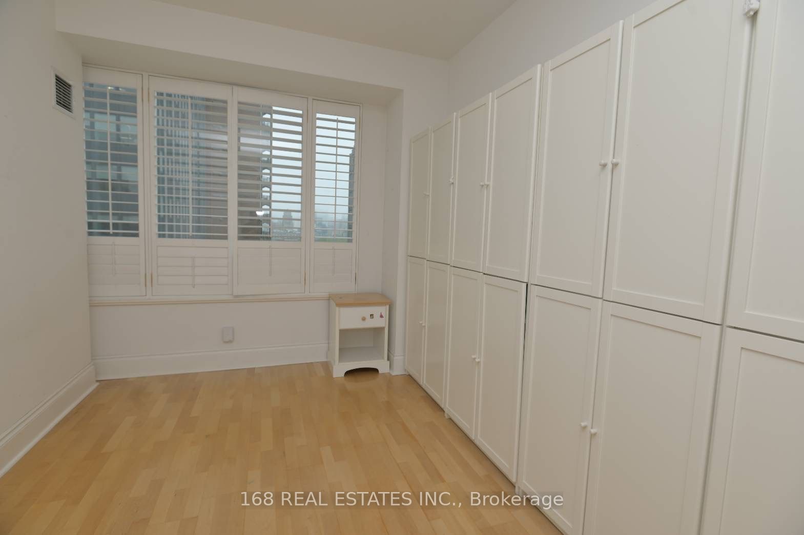 102 Bloor Street West Street W 910