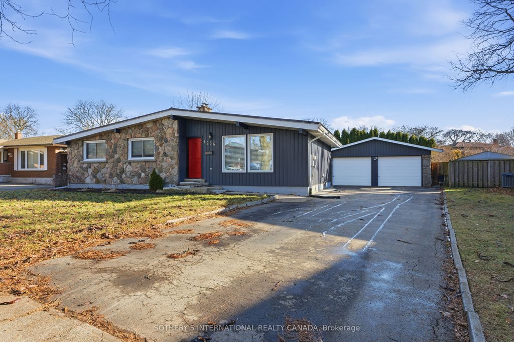 Photo of 4206 Glenayr Avenue, Niagara Falls, ON L2E 6J9 (MLS # X12721616)