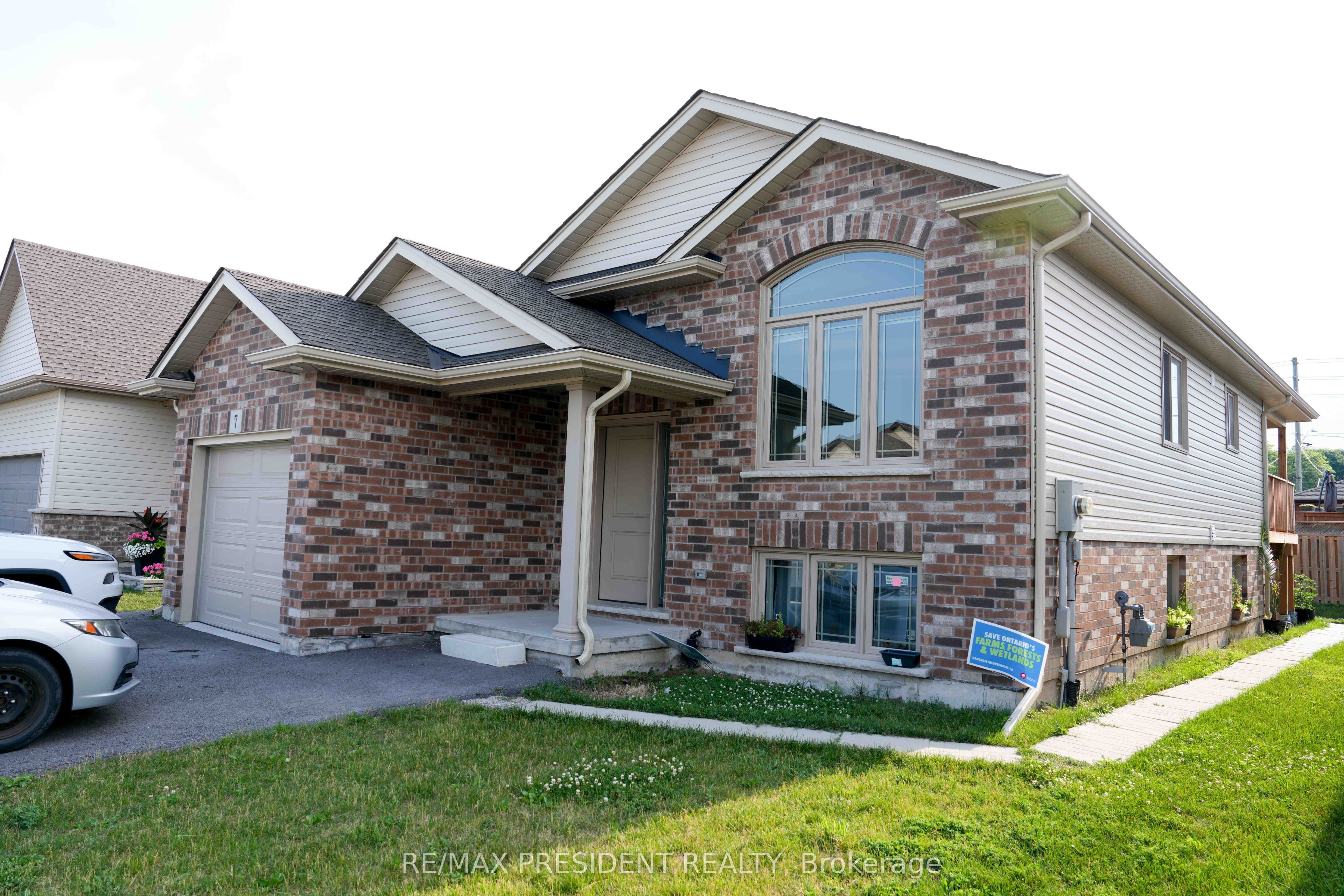 7 Berkshire Drive