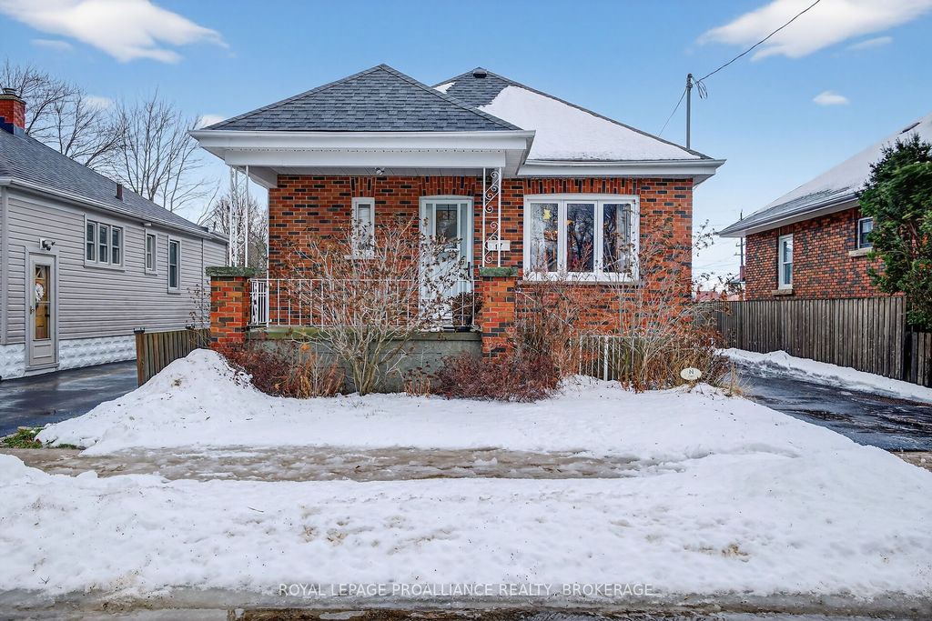 Photo of 17 Stanley Street, Kingston, ON K7K 1X8 (MLS # X12653828)