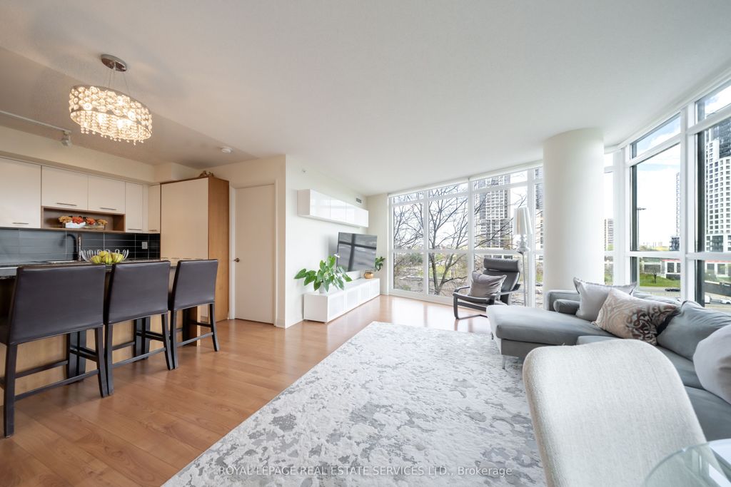 Photo of 1 Valhalla Inn Road #607, Toronto, ON M9B 1S9 (MLS # W13162552)