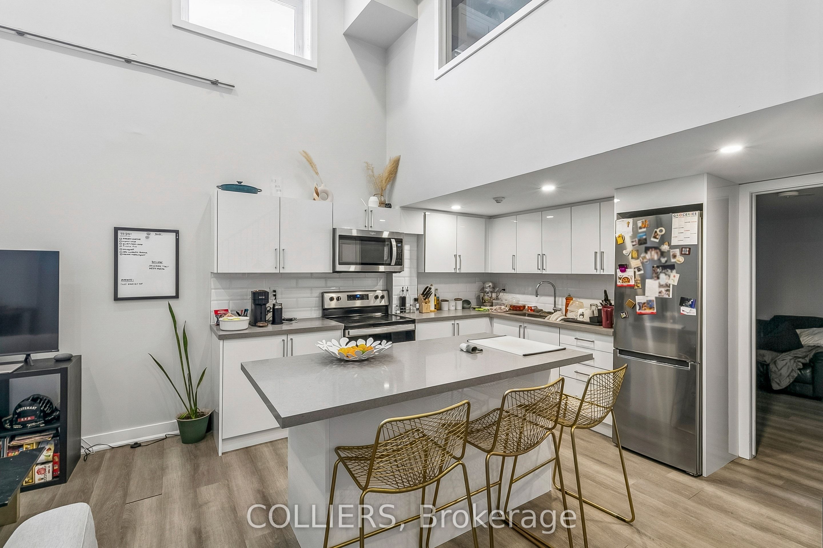 728 Queen Street E