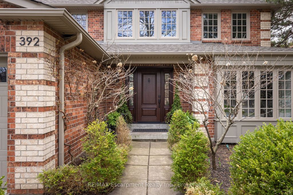 Photo of 392 Aspen Forest Drive, Oakville, ON L6J 6H5 (MLS # W13038184)