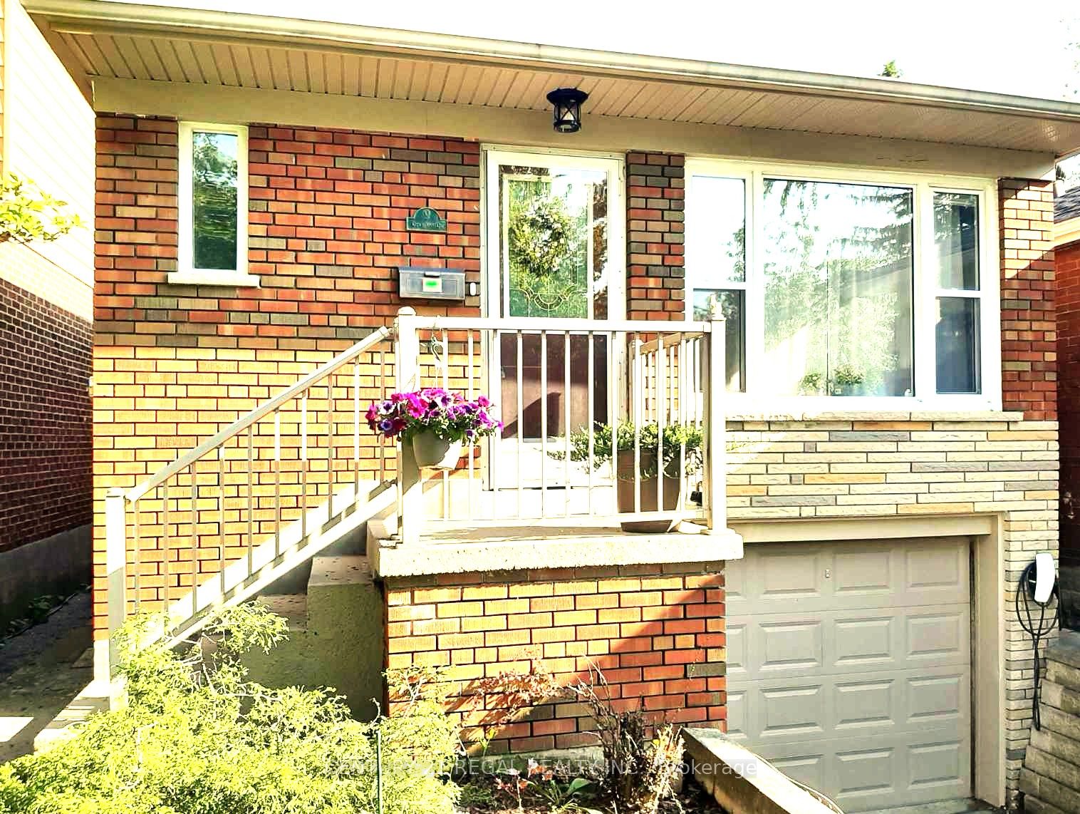 Photo 1 of 30 — 9 Craiglee Drive, Toronto, ON M1N 2L7