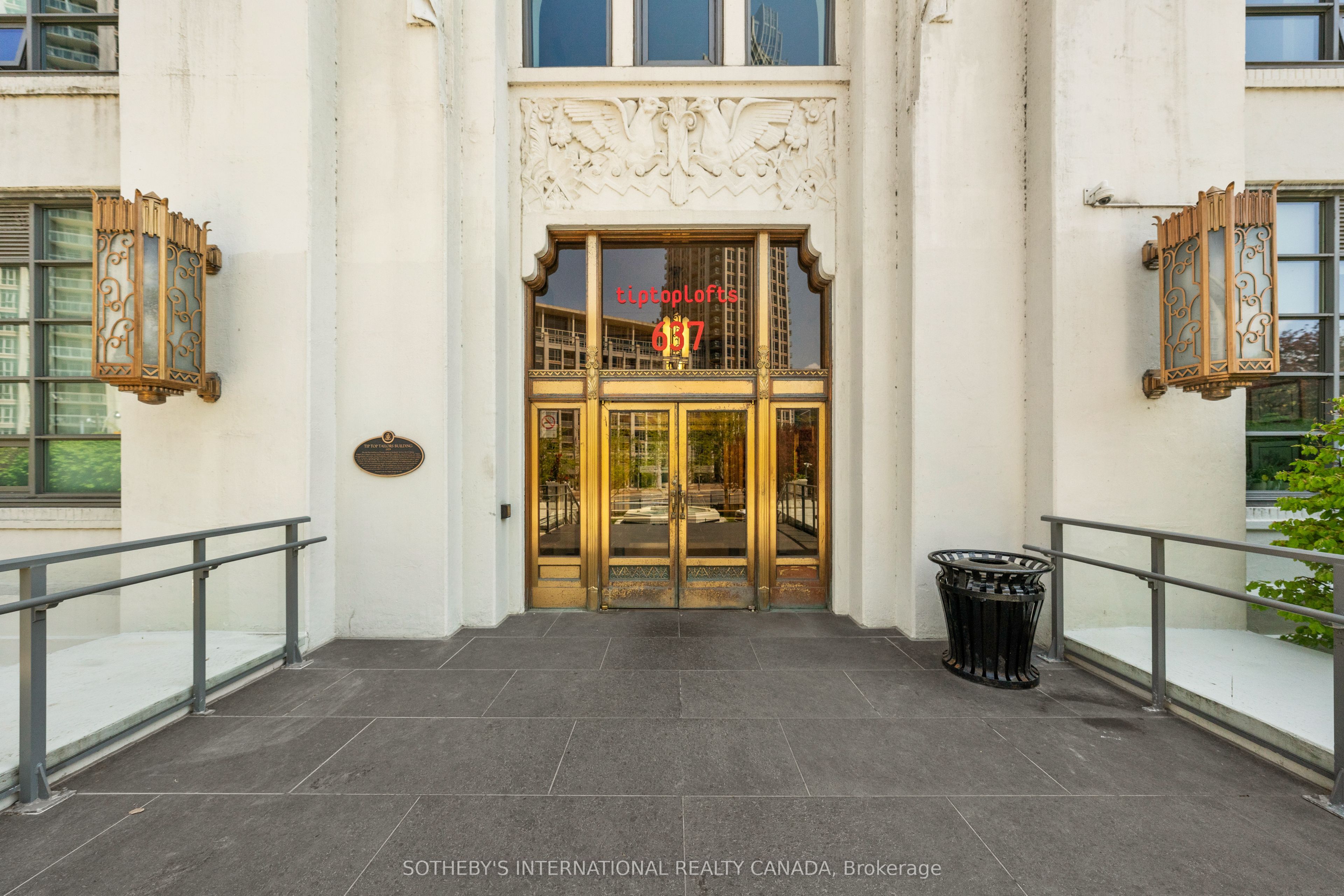637 Lake Shore Boulevard W 614