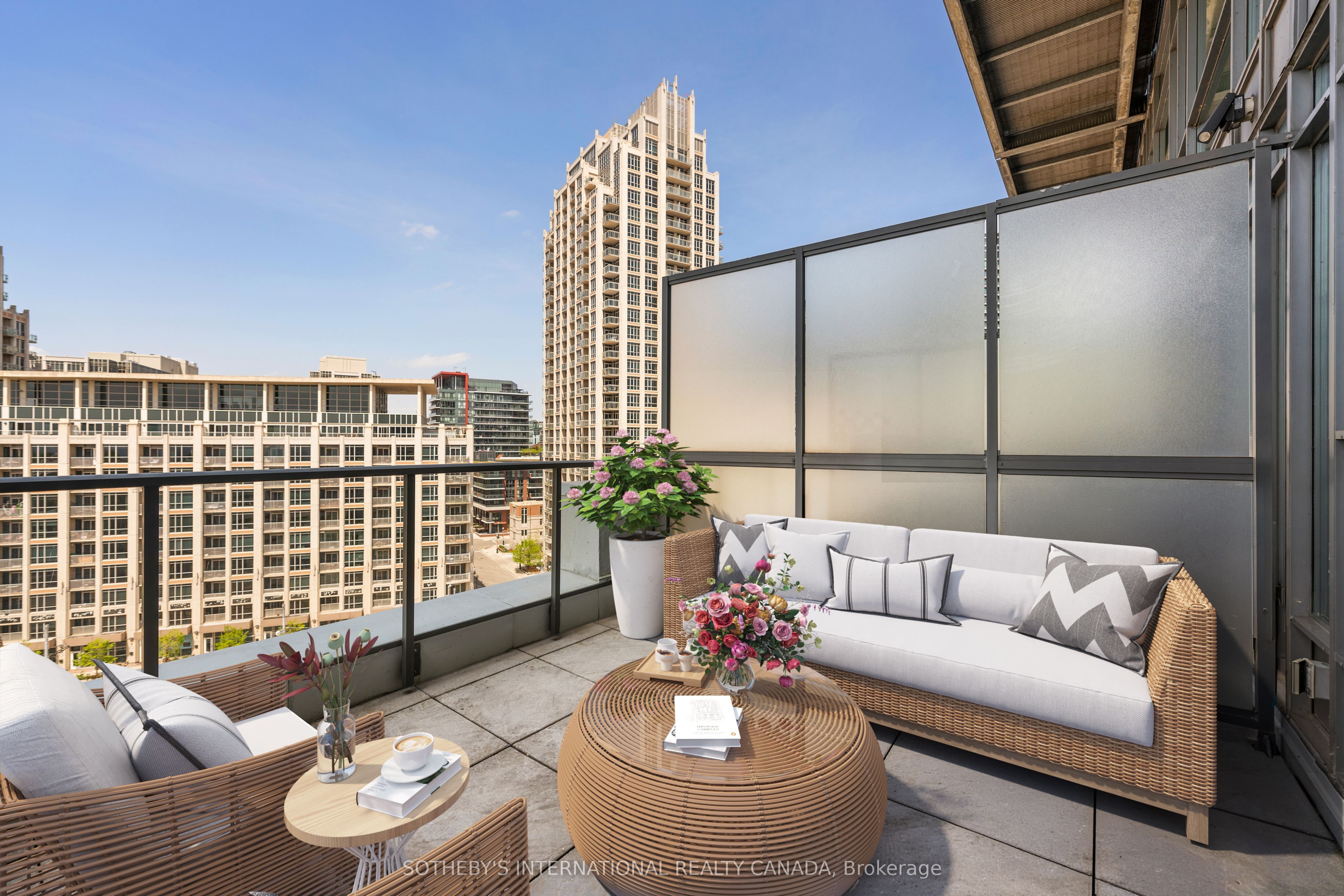 637 Lake Shore Boulevard W 614