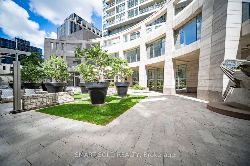 Photo of 2191 Yonge Street #901, Toronto, ON M4S 3H8 (MLS # C12520210)