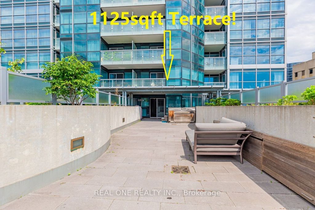 Photo of 386 Yonge Street #1408, Toronto, ON M5B 0A5 (MLS # C12820474)