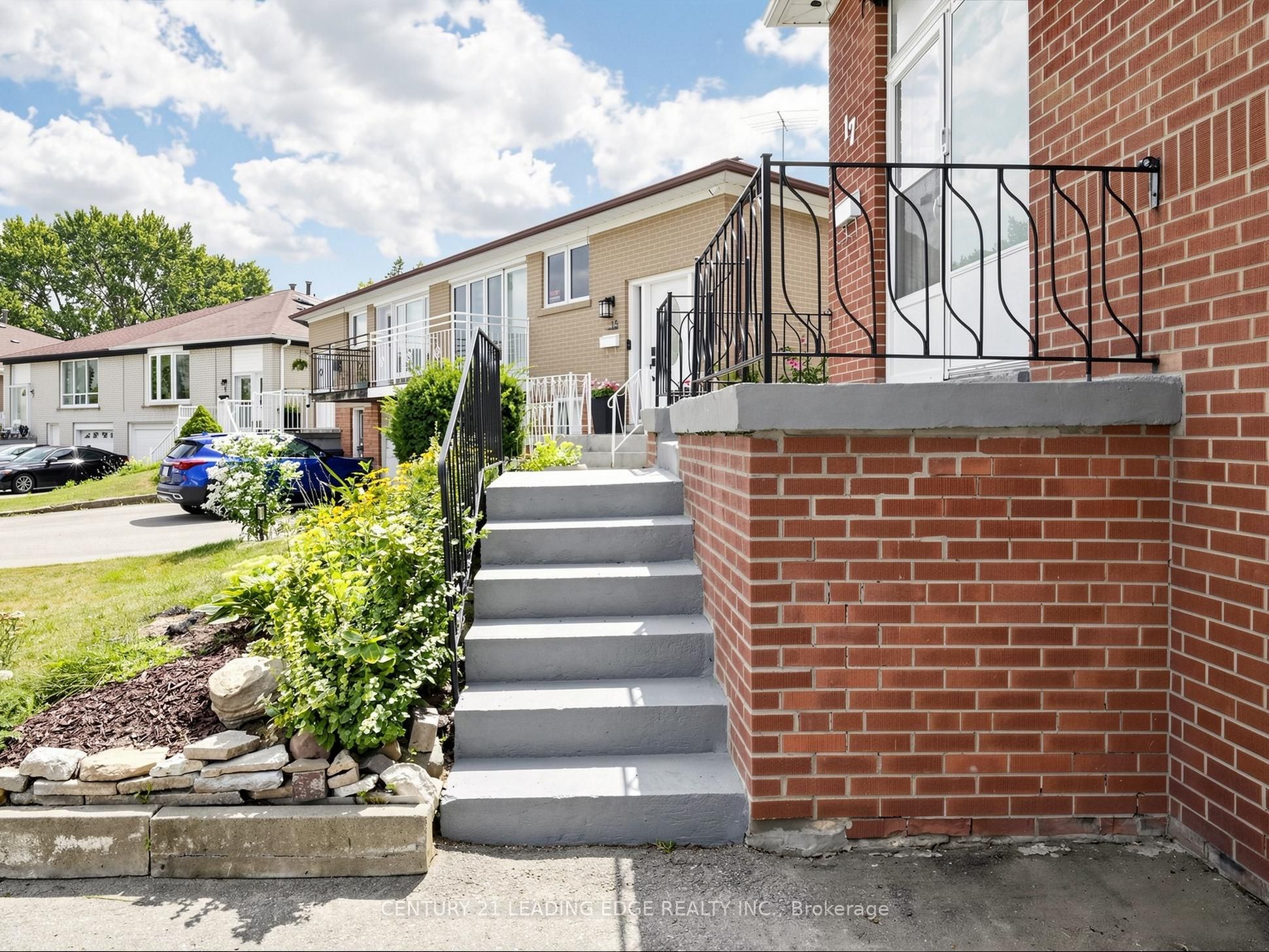 17 Tinton Crescent