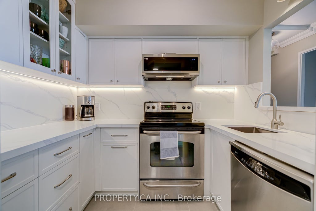 Photo of 92 King Street #1008, Toronto, ON M5C 2V8 (MLS # C13637194)