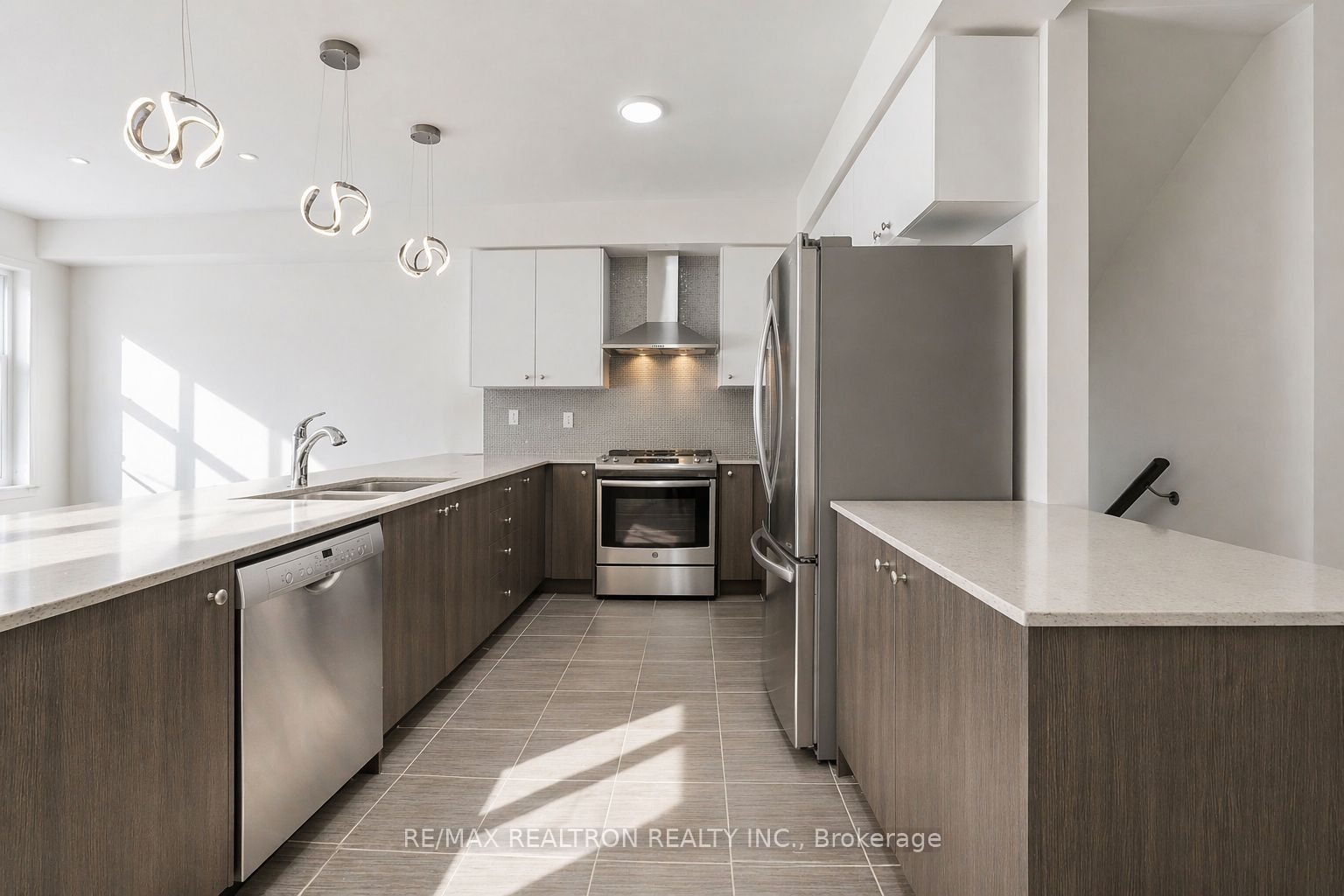 74 William Saville Street E