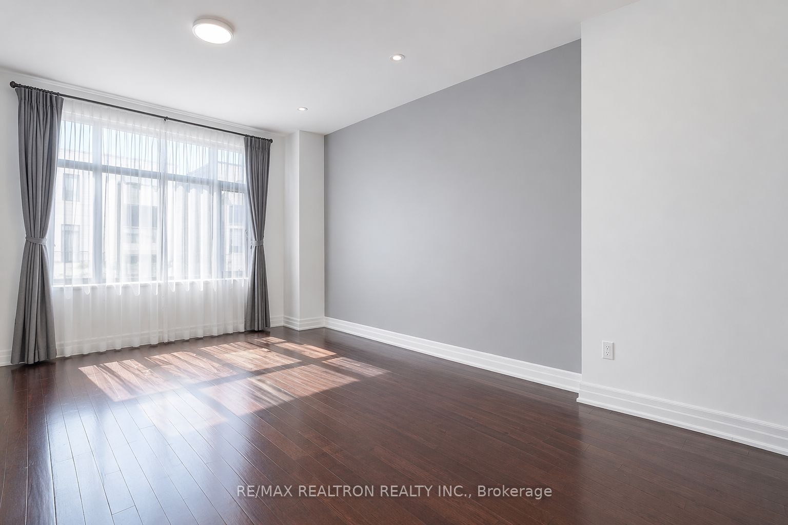 74 William Saville Street E