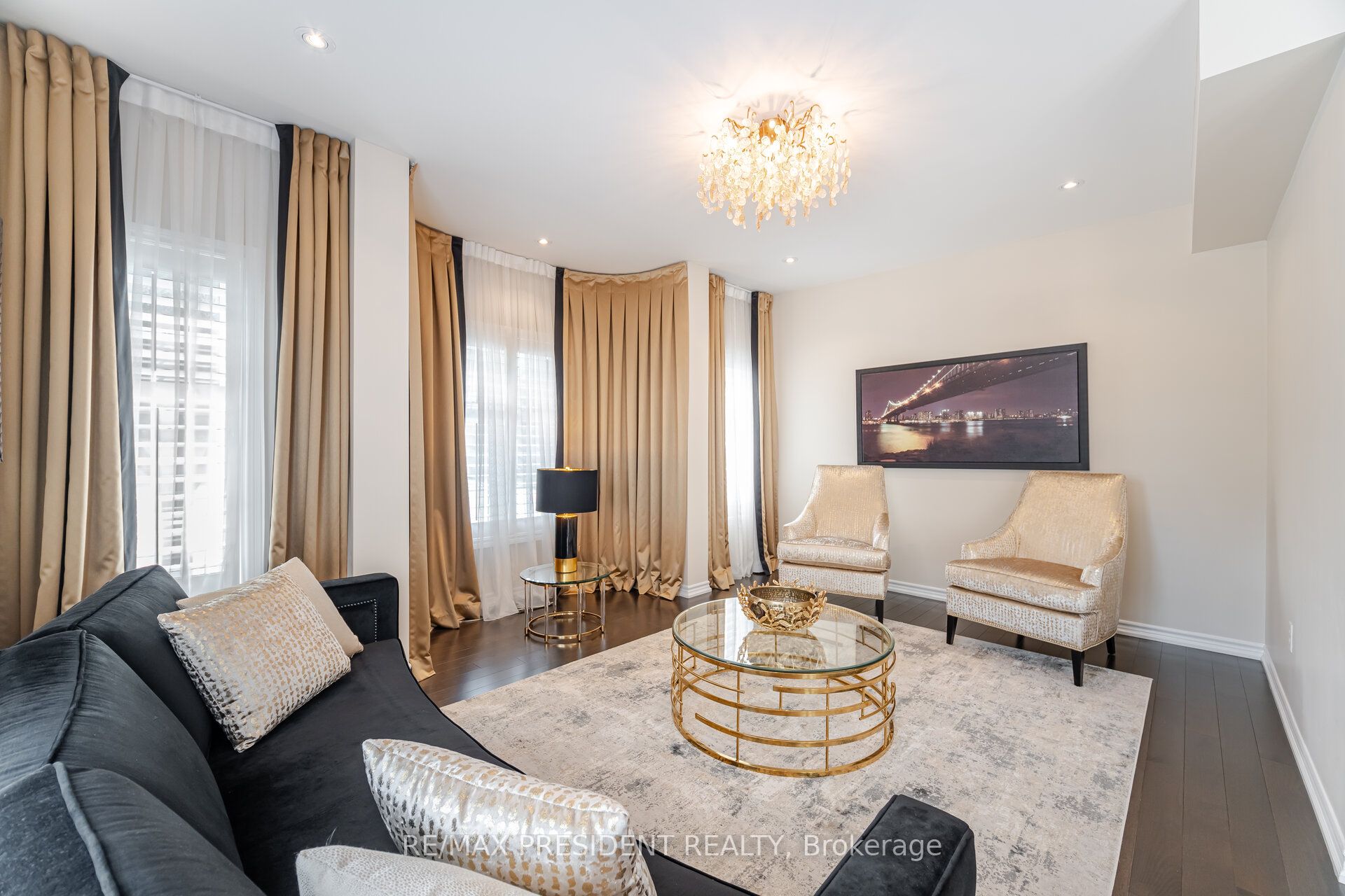 12 Valleyridge Crescent