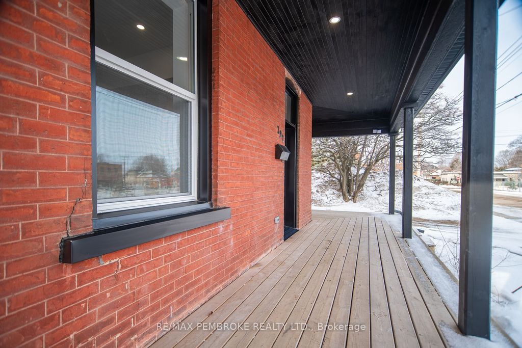 Photo of 392 Isabella Street, Pembroke, ON K8A 5T5 (MLS # X12886786)