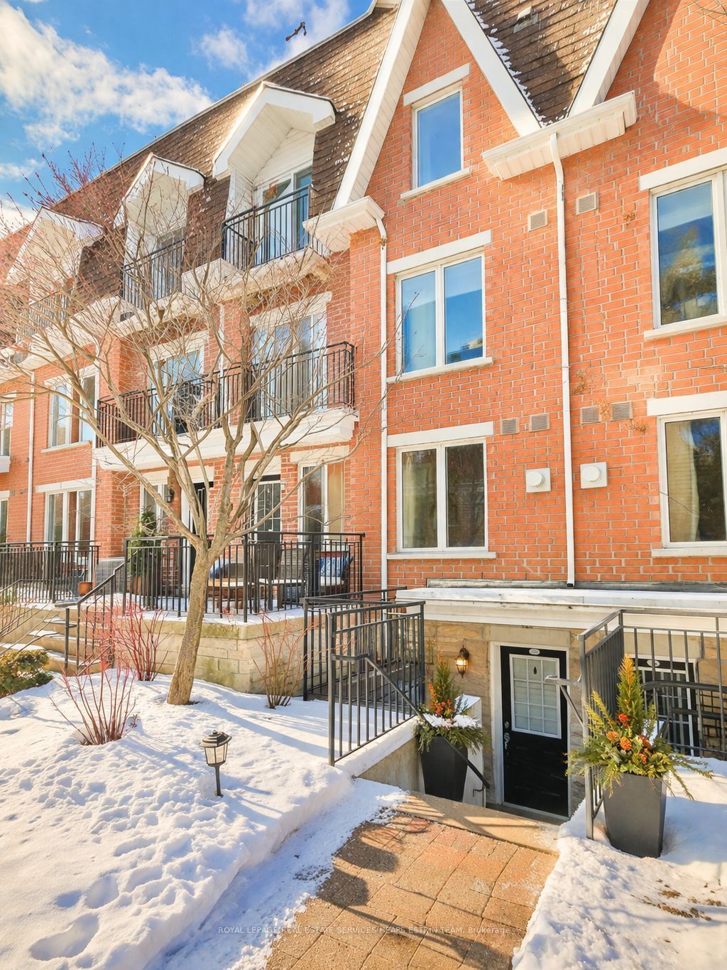 Photo of 50 Joe Shuster Way #215, Toronto, ON M6K 1Y8 (MLS # W12915982)