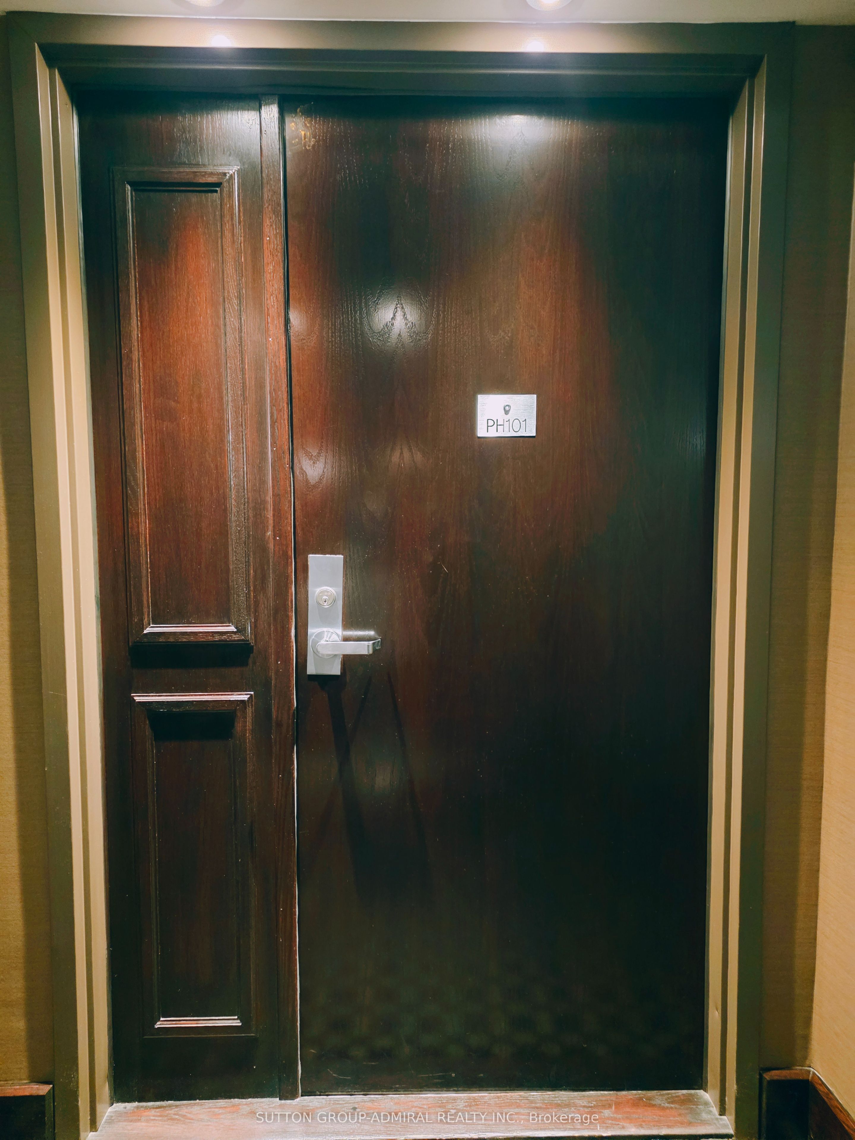 101 Subway Crescent Ph101