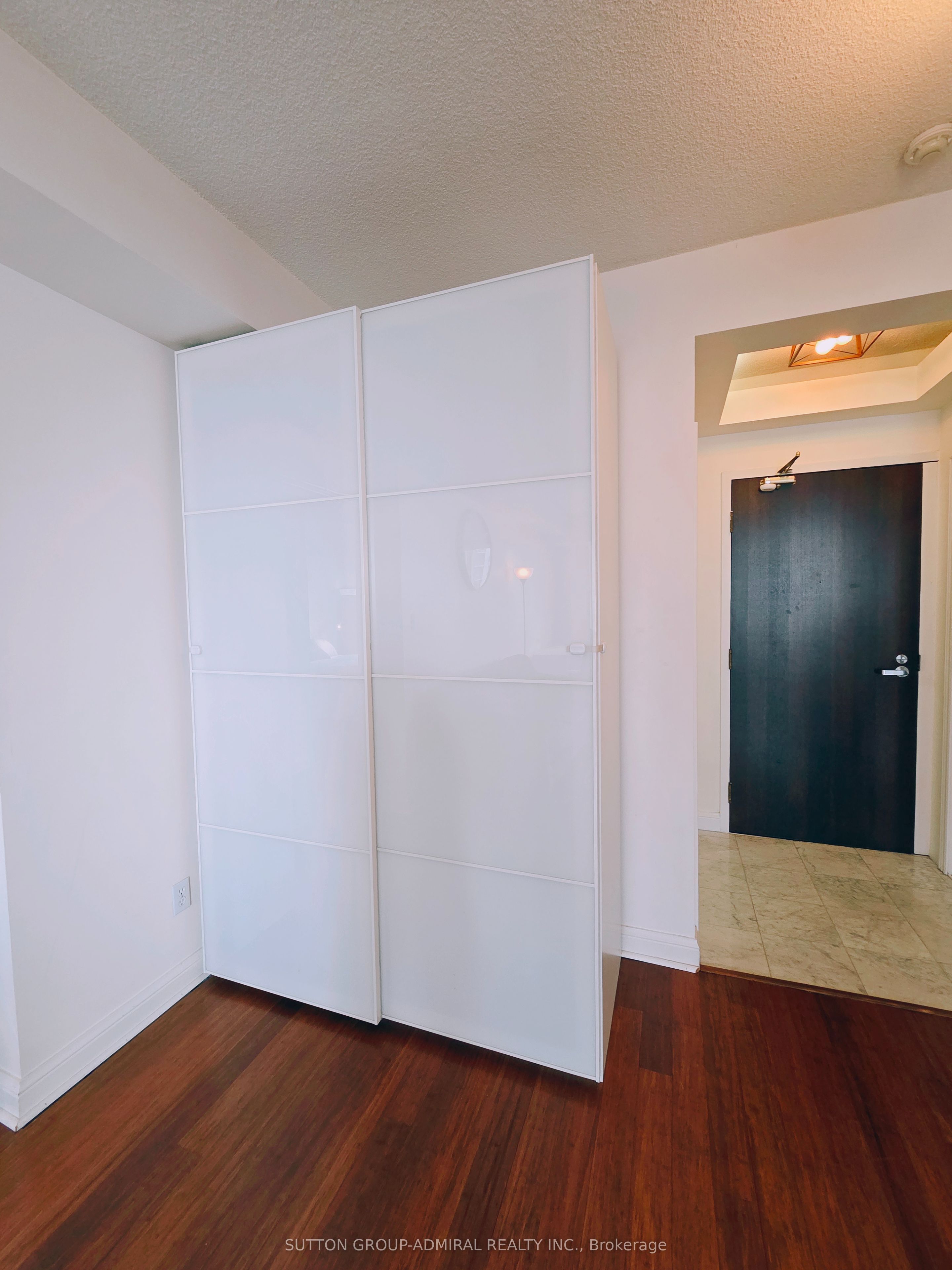 101 Subway Crescent Ph101